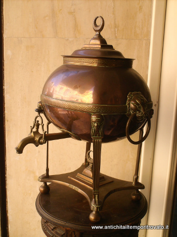 Grande samovar della metà dell