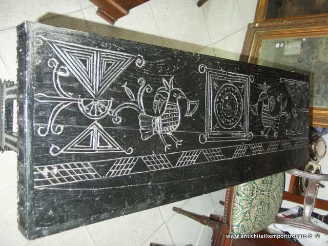 Antichità il tempo ritrovato - Antiquariato e restauro - Sardegna antica-Tutto  Sardegna-Antico tavolino sardo da parete Antico tavolino sardo intagliato