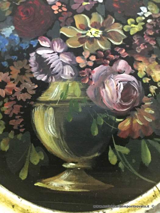 Bellissimo dipinto di natura morta di un vaso di fiori cloisonné rosa  pallido decorato in stile vintage · Creative Fabrica