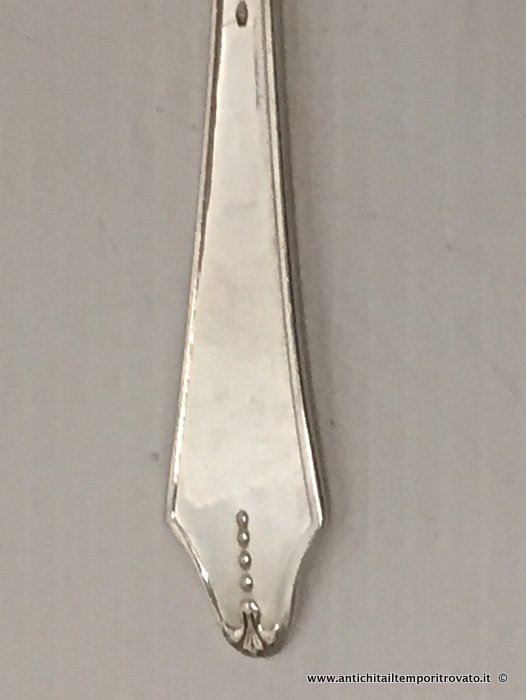 Forchetta da pranzo per bebè per bambini Piatto in argento Modello di  scorrimento sconosciuto Vintage anni 1900-1920 E & J Bass Silver Co. Posate  4 3/8 pollici -  Italia