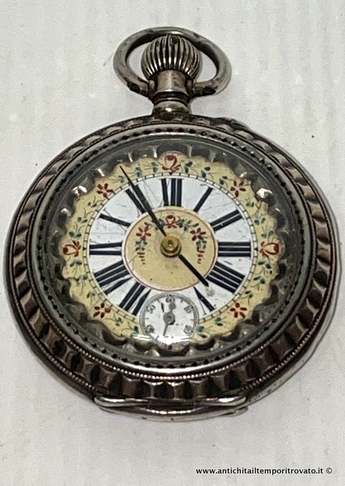 Antico orologio da tasca in argento non funzionante con quadrante dipinto - Antico orologio da collezione dell'800 non funzionante con posteriormente cavallo inciso