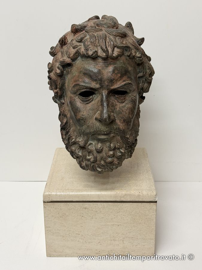 Oggettistica d'epoca → Bronzo ottone ferro → Busto scultoreo in bronzo su base quadrata in travertino Elegante scultura in bronzo raffigurante la testa di un guerriero greco romano su base in travertino
Interessante scultura realizzata in bronzo realizzata nella metà del 900: raffigura la testa di un personaggio greco romano (cm.20x25; h.37) montata su una solida base in travertino di forma …
... continua ...
Immagine:immagini/catalogo/7000/7800.jpg